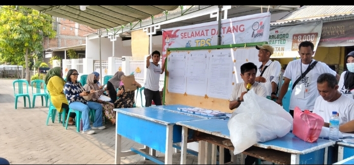  Pasangan Jarot-Anshori Teratas Di TPS 7 Olat Rarang